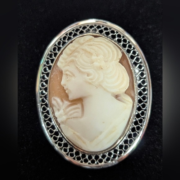 Jewelry - Cameo Mid-Century Brooch/Pendant Beau Sterling Silver Looks Brand New
